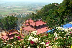 Phát triển Khu Du lịch Núi Bà Đen thành điểm đến hấp dẫn 