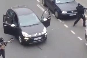 Tay súng trẻ nhất trong vụ xả súng ở Paris ra đầu thú cảnh sát