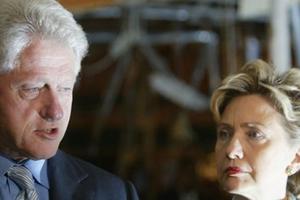 Cựu Tổng thống Bill Clinton là 'bạn thân' của kẻ môi giới tình dục trẻ em