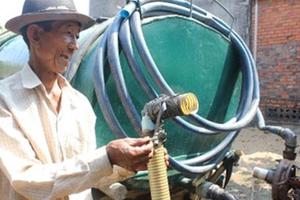 Hạn gay gắt, giá nước 150.000 đồng/m3