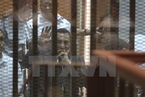 Cựu Tổng thống Ai Cập Mubarak tiếp tục hầu tòa vào tháng Tư