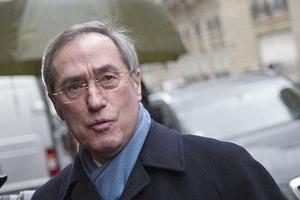 Cựu Bộ trưởng Nội vụ Pháp bị thẩm vấn vì nghi ngờ rửa tiền