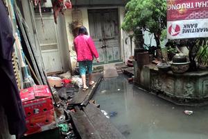 “Xóm nước cống" giữa lòng Thủ đô