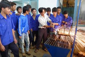 Tình huống éo le của hai Bộ Giáo dục và Lao động