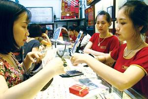 'Sóng ngầm' thị trường vàng