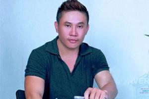 Đạo diễn, chuyên gia đào tạo người mẫu kiêm ... tú ông