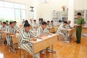 Tỉnh Phú Yên giảm án phạt tù, tha tù cho 300 phạm nhân