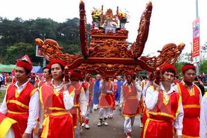 Bức tranh toàn cảnh về Giỗ Tổ Hùng Vương-Lễ hội Đền Hùng 2015