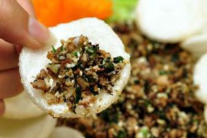 Trứng kiến 700 ngàn/kg: Dân Hà thành mua cả yến ăn dần