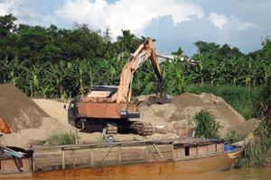 Mạnh tay với cát tặc trên sông Vu Gia, Thu Bồn