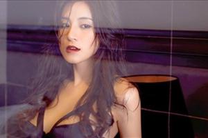 Muôn vẻ hở bạo của các hot girl Việt sau kết hôn