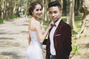 Những “phi công trẻ” có sức hấp dẫn chết người của showbiz Việt