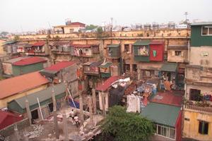 Rùng mình những căn hộ hứng nước thải ở Hà Nội