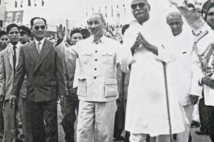 Hồ Chí Minh và phương châm "ngũ tri" với nước lớn