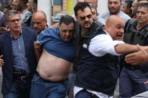 Italy: 10 người thương vong trong vụ xả súng chỉ vì cái dây phơi