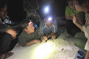 Vì sao du khách phải “xếp hàng” đến 2016 để khám phá Sơn Đoòng?