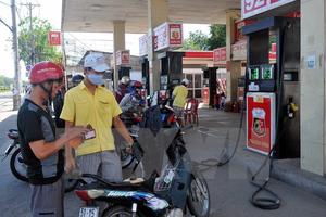 Bộ trưởng Đinh Tiến Dũng: Giá xăng dầu bán lẻ tăng 30% là hợp lý