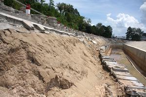 Công trình hơn 300 tỷ nứt toác sau… 1 trận mưa