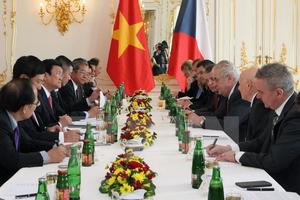 Chủ tịch nước dự Diễn đàn hợp tác kinh tế du lịch tại Séc