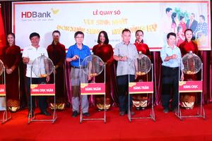 HDBank tìm ra khách hàng trúng thưởng 01 kg vàng SJC 