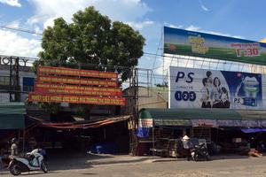 Hàng trăm tiểu thương phản đối di dời chợ Kỳ Anh