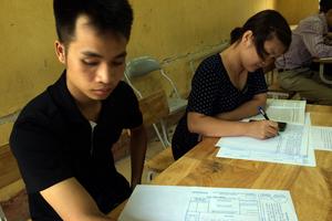 Bắt quả tang thi hộ tại Đại học Mở