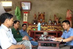 Quan xã “ăn chặn” tiền hỗ trợ của dân