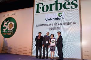 Vietcombank: 3 năm được Forbes bình chọn Top 50 công ty niêm yết tốt nhất