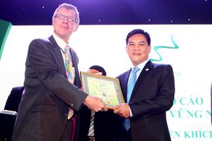 Bảo Việt: Bội thu giải thưởng tại Lễ trao giải Báo cáo thường niên năm 2015
