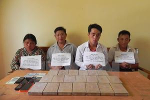 Bắt 4 đối tượng vận chuyển 20 bánh heroin
