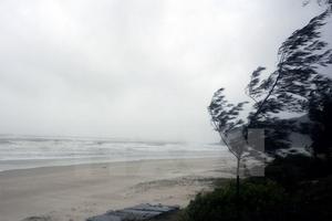 Bão số 1 ảnh hưởng và gây gió giật cấp 10-12 trên vịnh Bắc Bộ