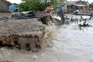 Thời tiết dị thường, người dân cần đề phòng tố lốc và mưa đá