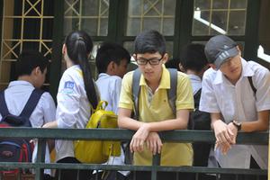 Phụ huynh ngã ngửa vì điểm số vào lớp 10 của con