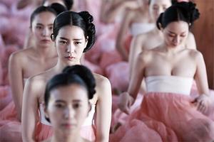 Những cảnh hở ngực “bạo” nhất màn ảnh