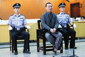 Người đàn ông hẹn hò cùng lúc 15 nữ sinh đại học
