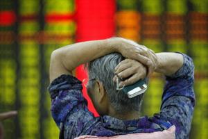 Trung Quốc chuẩn bị bơm tiền giải cứu thị trường chứng khoán