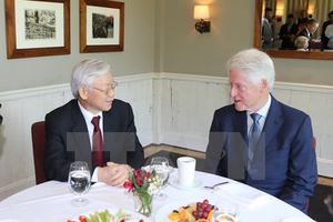 Tổng Bí thư thăm gia đình cựu Tổng thống Hoa Kỳ Bill Clinton