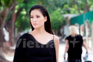 Chà Mi: Từ “gái quê” bán rau đến sàn catwalk Milan rực rỡ hào quang