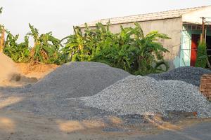 Quan thôn lộng quyền, dân bỏ ruộng phản đối
