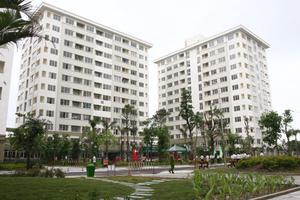 ‘Người nghèo’ mua nhà ở xã hội rồi đóng cửa, cho ở nhờ