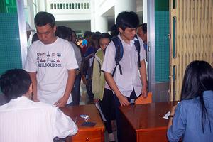 Cảnh báo nguy cơ quá tải nộp hồ sơ những ngày cuối