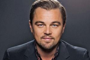 Tạp chí Pháp bị kiện vì đưa tin DiCaprio làm Rihanna có thai