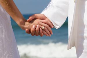 Phạt nặng hành vi kết hôn với người cùng dòng máu trực hệ 