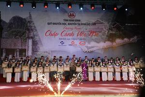 Vietcombank: Trao tặng 1,5 tỷ cho Quỹ khuyến học khuyến tài Đinh Bộ Lĩnh 
