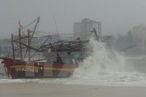 Bão số 3 suy yếu thành áp thấp, miền Trung tiếp tục mưa lớn