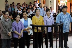 67 năm tù cho 6 bị cáo trong vụ tham ô tài sản tại bệnh viện huyện Vĩnh Thuận