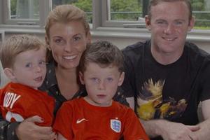 Rooney tôn thờ vợ sau vụ ăn vụng với gái làng chơi