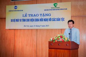 Vietcombank tặng 50 bộ máy vi tính cho Viện Cu Ba hữu nghị với các dân tộc