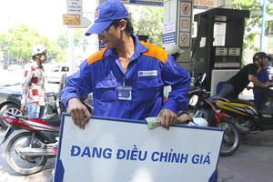 Xăng dầu đồng loạt tăng giá từ 15h chiều nay