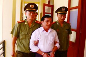 Khởi tố, bắt nguyên Chủ tịch UBND xã Quảng Minh